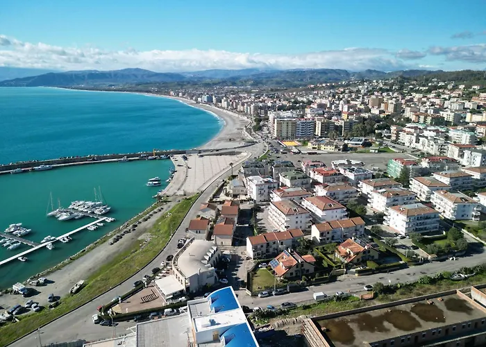 Situation House アパート *