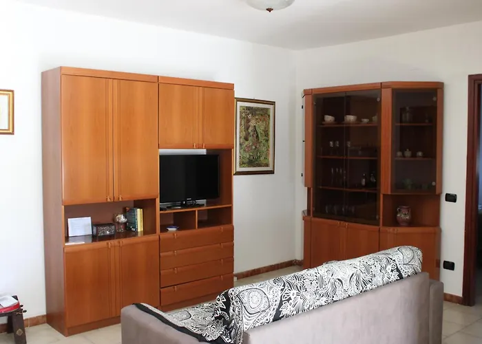 アパート Situation House