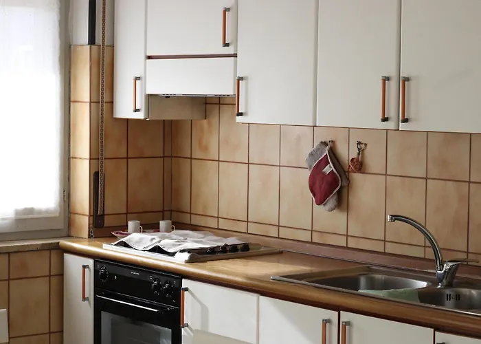 Situation House 公寓 *